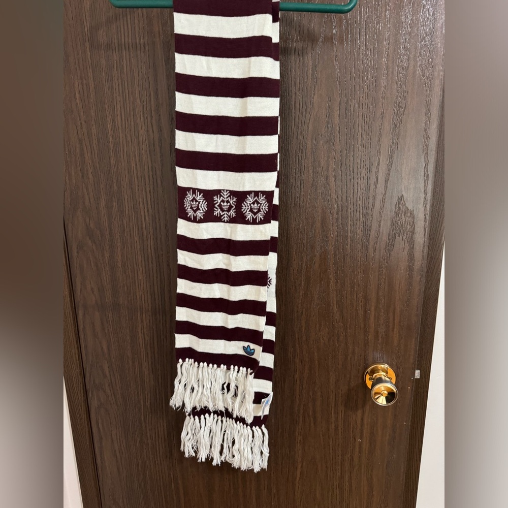 Adidas scarf